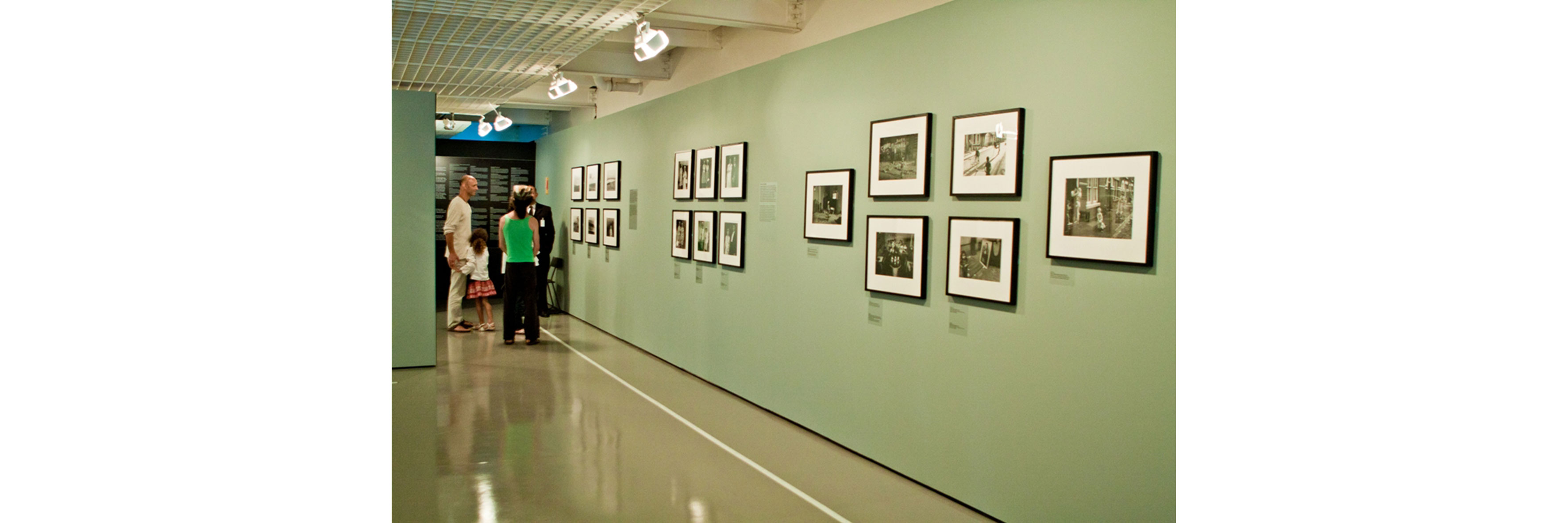 Observers: Photographers of the British scene from the 1930s to now